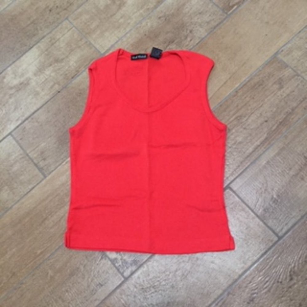 TOP WTH PRETTY NECKLINE, SLEEVELESS